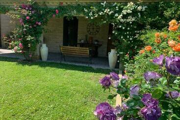 پانسیون Guest House Vagamondo