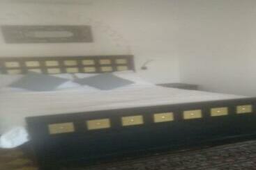 Riad Tin Hinane