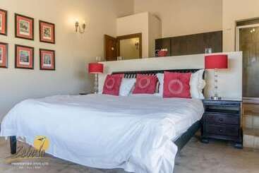 هتل Zebula Golf Estate & Spa Private Rentals