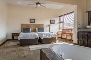 هتل Zebula Golf Estate & Spa Private Rentals