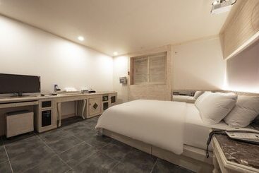 Мотель Daejeon Yongjeon Bobos