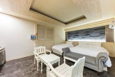 Мотель Daejeon Yongjeon Bobos
