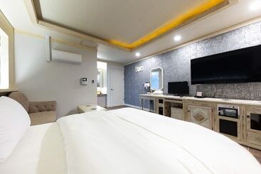 Мотель Daejeon Yongjeon Bobos