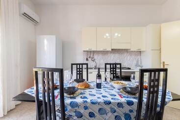 Air Conditioned Studio Near The Sea With Wi Fi Garden And Bike