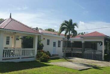 Burns  Apartment - Castries