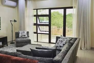 Instahomes By Tru   Villa