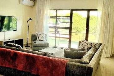 Instahomes By Tru   Villa