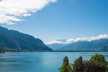 Luxury Apartment In Montreux With Panoramic Views By Guestlee