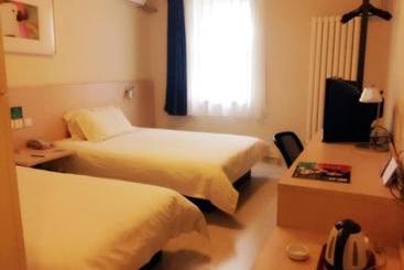 هتل Jinjiang Inn Zhangjiakou North Station Branch
