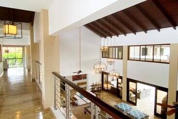Srvittinivillas Brroe 27/  Resorts Villas/ Espacius   Modern Great