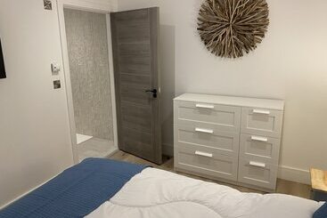 Stunning Cliff Edge Apartment In Newquay