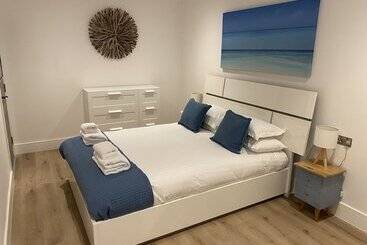Stunning Cliff Edge Apartment In Newquay