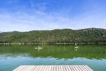 Doc Roy S Legacy On Fish Lake Home By Nw Comfy Cabins By Redawning