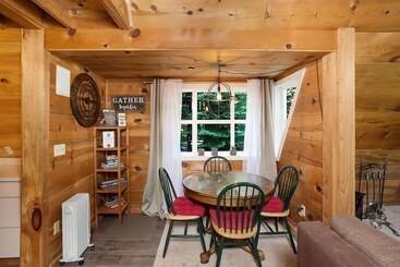 Doc Roy S Legacy On Fish Lake Home By Nw Comfy Cabins By Redawning