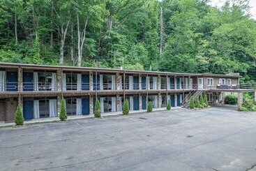 Heart Of The Valley Motel