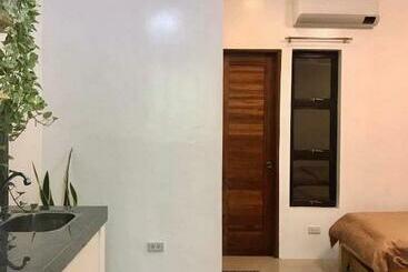 هاستل Nord House Laoag