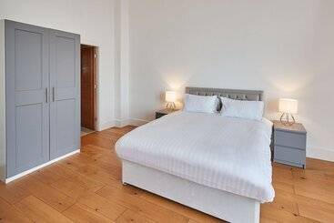 Host Stay Lighthouse View Montague Apartments