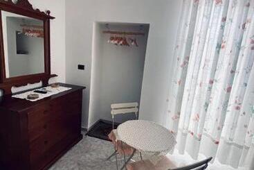 پانسیون Casa De Avòs