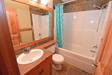 Towering Pines Chalet Comfortable And Cozy Chalet With Spectacular Views