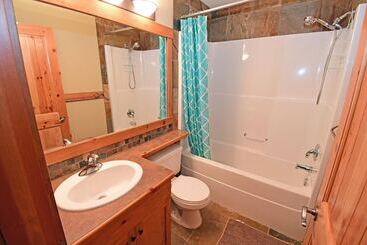 Towering Pines Chalet Comfortable And Cozy Chalet With Spectacular Views