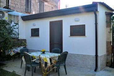 住宿加早餐  Dog House From Pompei Amalfi