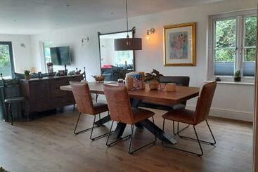 تختخواب و صبحانه Luxurious Property Set In The Heart Of Cornwall With Breathtaking Views  Rhubarb Cottage