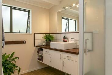 Lupin Lodge Bed & Breakfast