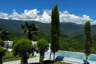 پانسیون Kokhta Guest House On The Mountain