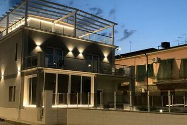 پانسیون Luxury House