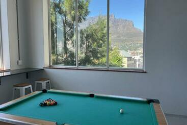 هاستل Table Mountain Inn