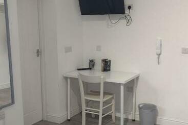 De Luxe Apart