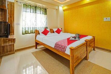 هتل Oyo 90286 Raj Residency