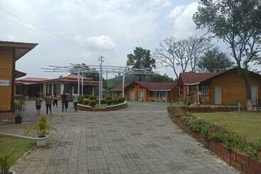 בית מלון כפרי Ri Shat Sngi Orchid Resort By World Choice