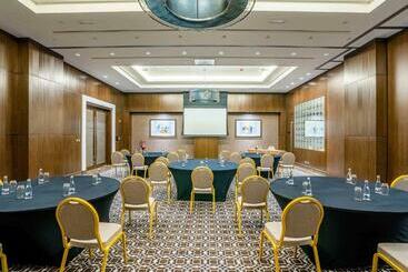 هتل Rixos Marina Abu Dhabi