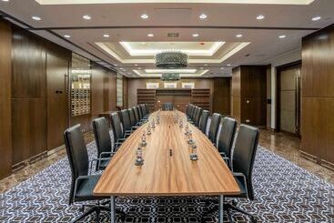 هتل Rixos Marina Abu Dhabi
