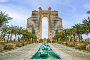 هتل Rixos Marina Abu Dhabi