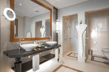 هتل Rixos Marina Abu Dhabi