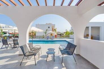 هتل Zoi Ayia Napa