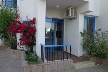 La Casa Beach