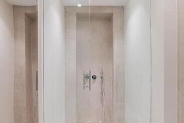 Naxi Suites