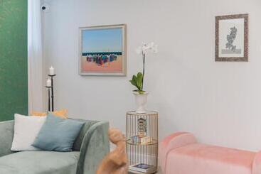 Naxi Suites