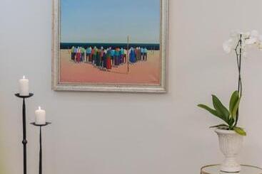 Naxi Suites