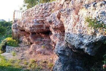 پانسیون Villa The Cave
