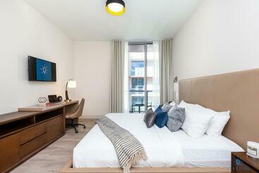 هاستل Hot Tub & Rooftop Pool   Near Beach