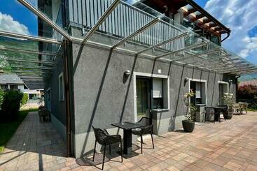 تختخواب و صبحانه Panorama Rooms