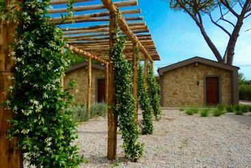 هتل Agriturismo Resort Il Foionco