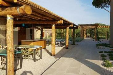 هتل Agriturismo Resort Il Foionco