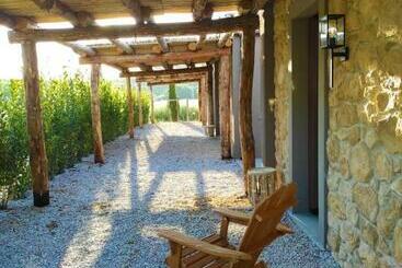 هتل Agriturismo Resort Il Foionco