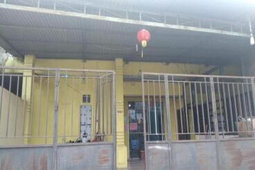 هتل Express O 91281 Guest House Indah Jaya