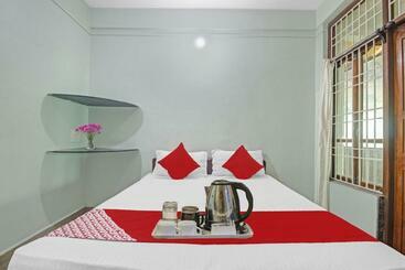 호텔 Oyo 90252 Ayde Guest House